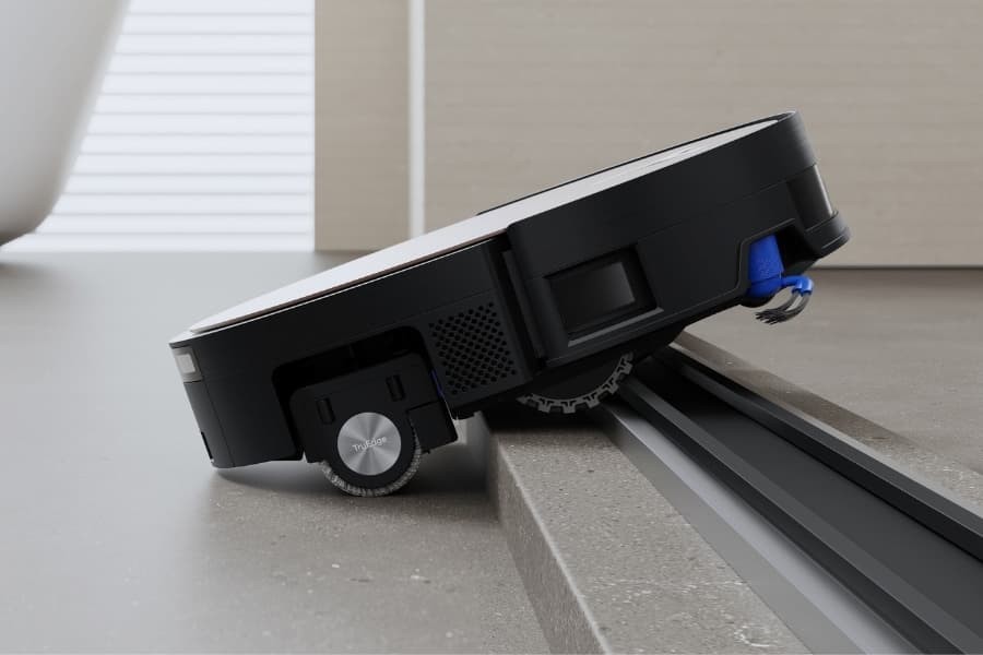 robot Ecovacs vượt vật cản